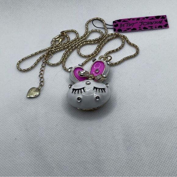 NECKLACE! Betsey Johnson Rhinestone & White Bunny Pendant BNWT - Picture 7 of 7